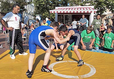 Ringerdemonstration Gaardener Brunnenfest 2012 - © Dirk Mehrwald Ringerdemonstration Gaardener Brunnenfest 2012